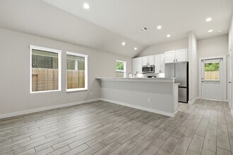 Building Photo - 2742 Oakleaf Ash Ln