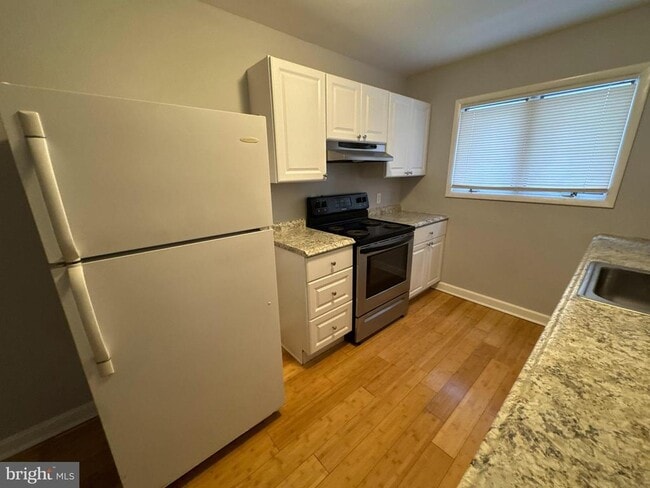 Foto del edificio - 43 S Main St