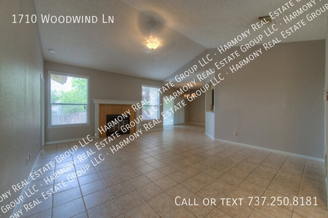 Foto del edificio - 1710 Woodwind Ln