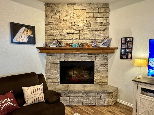Foto del edificio - 3313 Northglen Dr