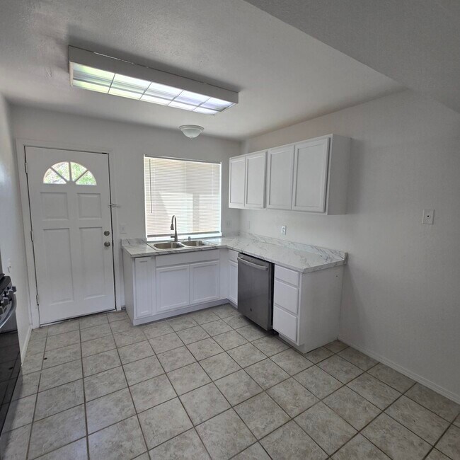 Foto del edificio - 5429 Overlook Dr NE