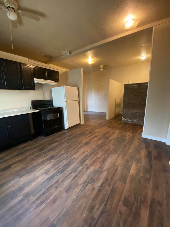 Building Photo - 514 Ruddy St