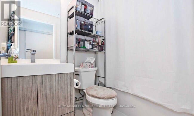 Photo du bâtiment - 251 Jarvis St