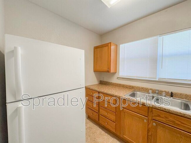 Foto del edificio - 234 W 7th Ave