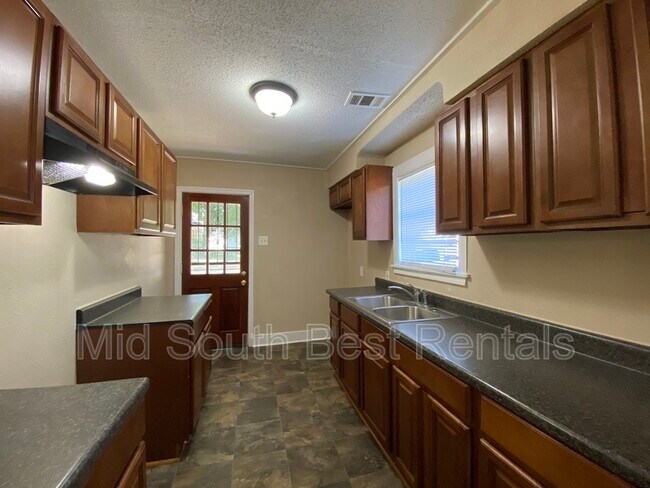 Building Photo - 2269 Alameda Cove