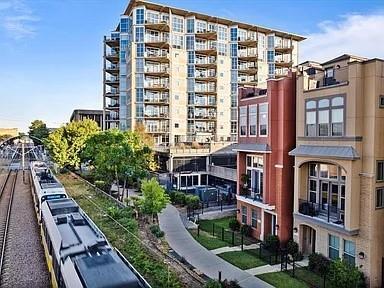 Building Photo - 1390 Arch Pl