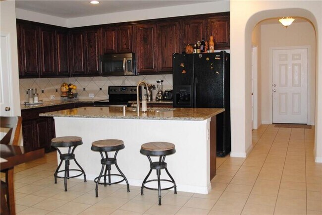 Building Photo - 601 Sinclair Ct