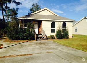 Building Photo - 1428 White Wood Dr