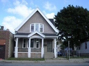 Building Photo - 2470 N Holton St
