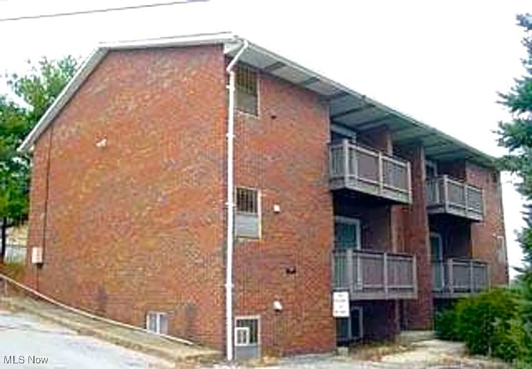 Primary Photo - 94 View St