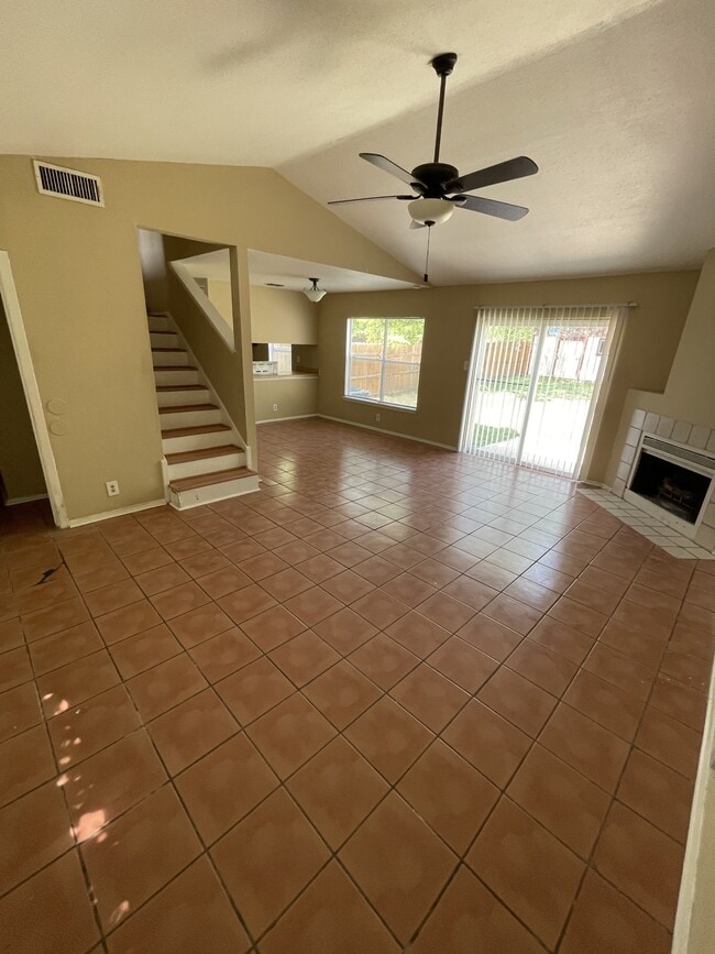 Foto del edificio - 9931 Village Briar
