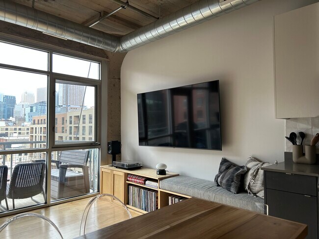 Building Photo - 748 N 3rd St