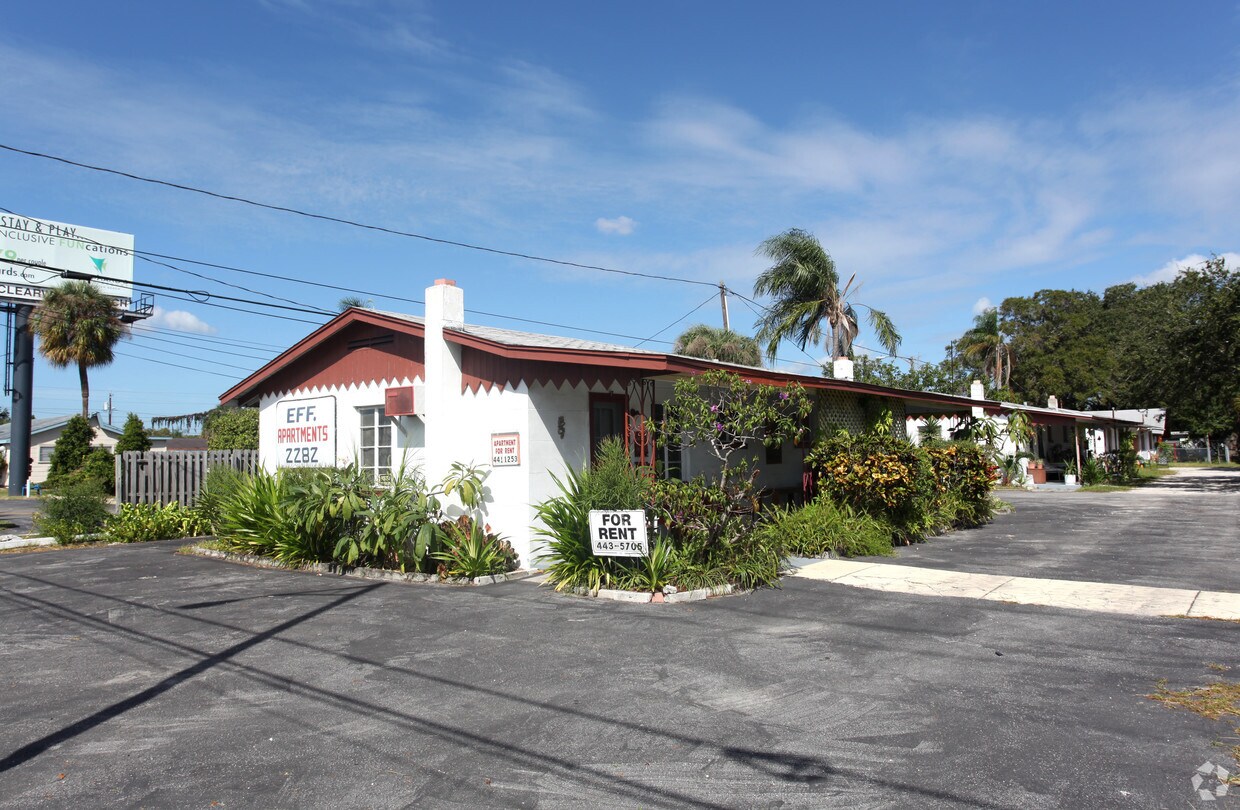 Primary Photo - Eff Apartments
