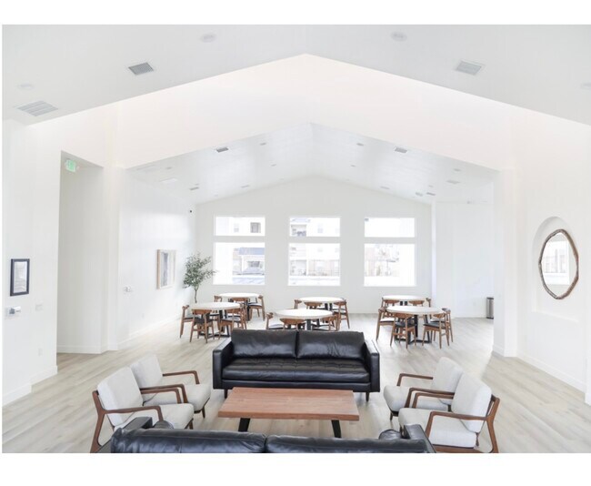 Building Photo - 2041 N 4040 W
