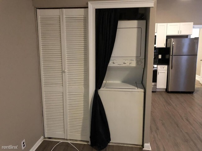 Foto del edificio - 1627 Wolf St