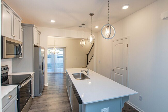 Foto del edificio - 2 Bedroom Townhome - HWY 601 AVAILABLE MARCH 2026