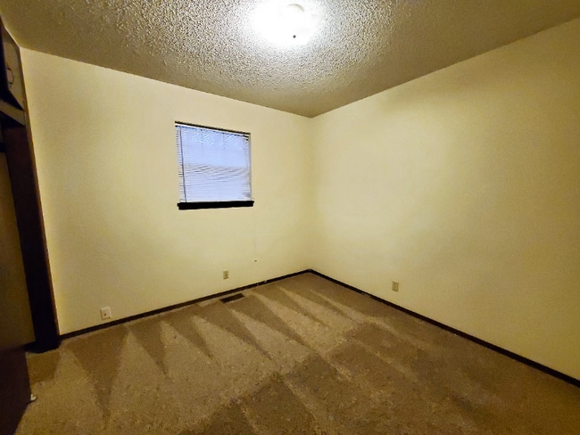 Building Photo - 735 S Everett St