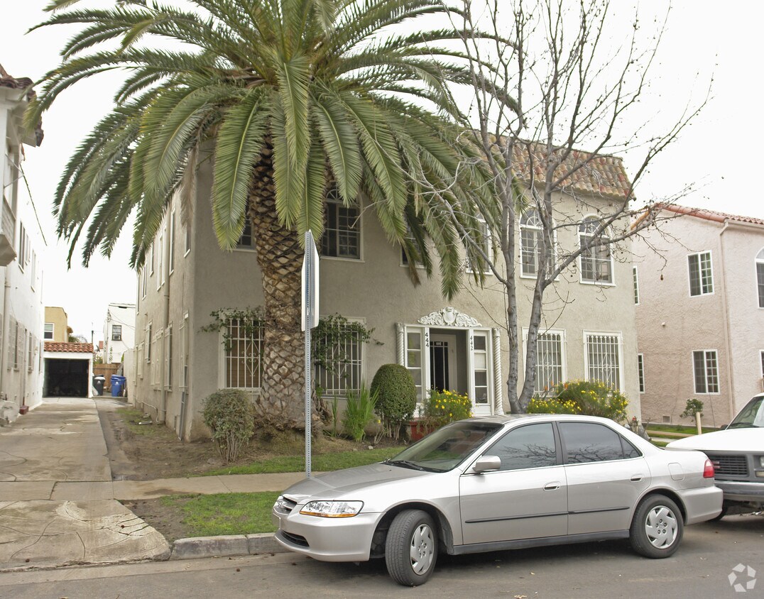 Building Photo - 442 N Orange Grove Ave