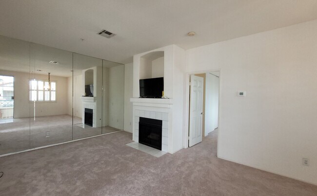 Foto del edificio - Conveniently Located In Rancho San Diego