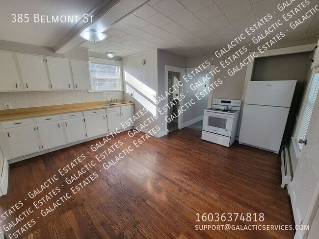 Building Photo - 385 Belmont St