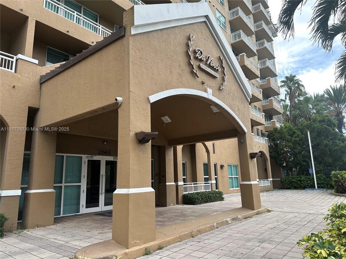 Foto principal - 2665 SW 37th Ave