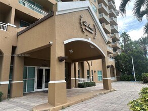 Building Photo - 2665 SW 37th Ave