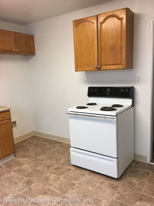 Building Photo - 1706 Madrone Ave