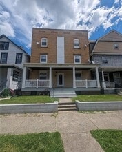 Building Photo - 618 Maplewood Ave