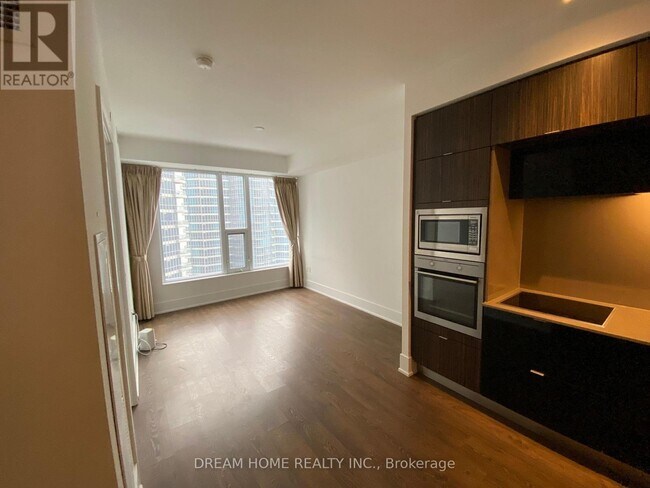 Photo du bâtiment - 10 York St