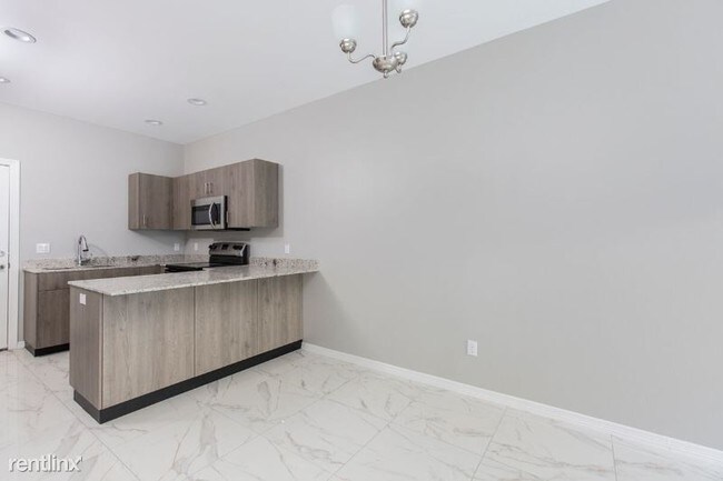 Foto del edificio - 2 br, 2 bath Apartment - 4004 HAWTHORNE AVE
