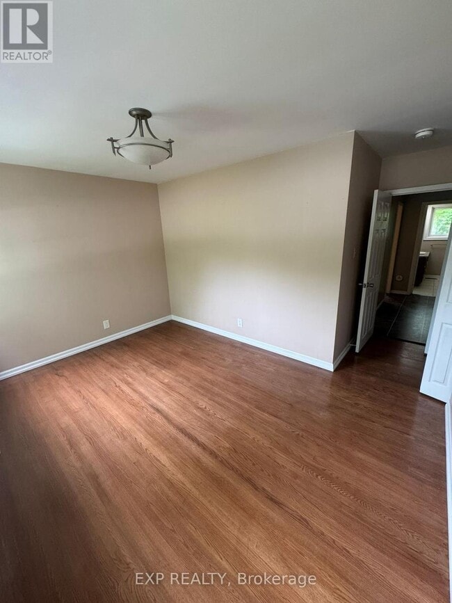 Building Photo - 370 Greenbrook Dr