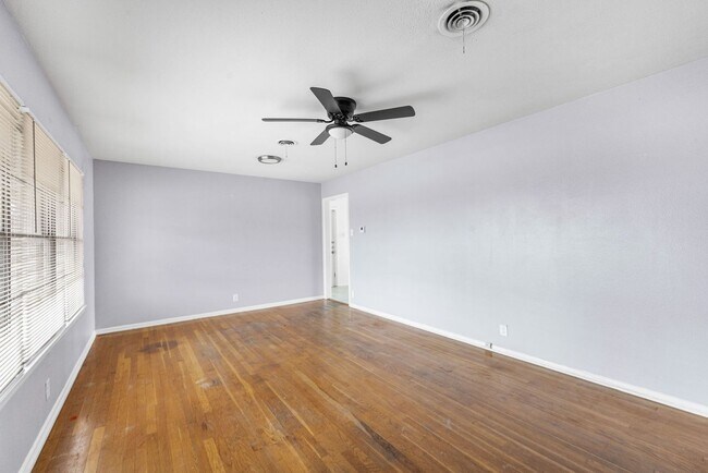 Foto del edificio - 3 Bed 2 Bath located in Sunset Hills Subdi...
