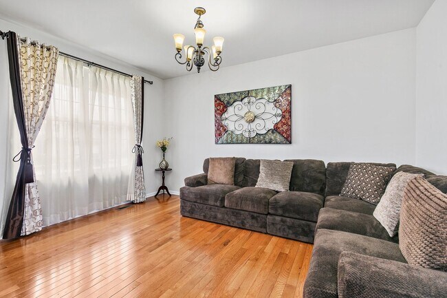 Foto del edificio - 3557 Crestwood Ln