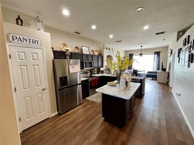 Building Photo - 2146 Blackstone Landing Dr