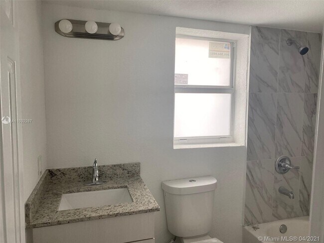 Foto del edificio - 7824 NW 5th Ct
