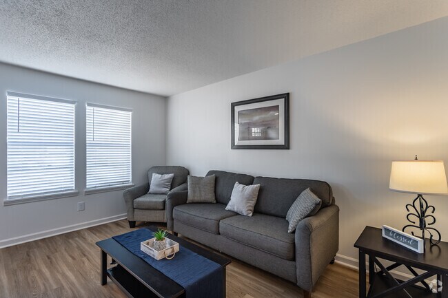 Living Room - Harbour Lake Apartments