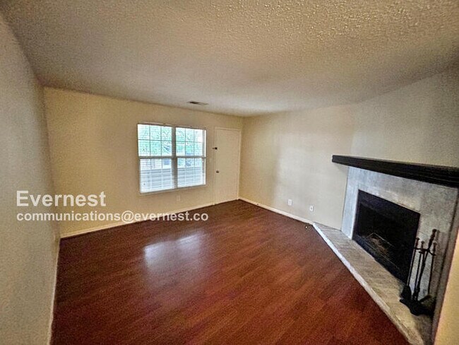 Foto del edificio - 1906 Patton Creek Ln