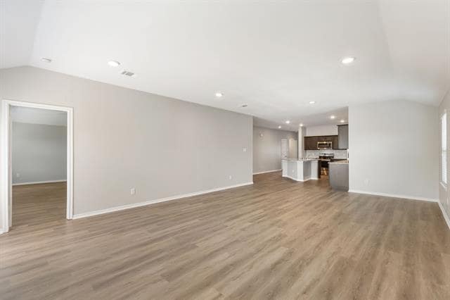 Foto del edificio - 1003 Meadow Wood Ln