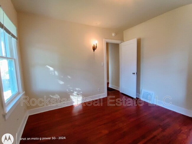 Building Photo - 1737 W Tenth Ave