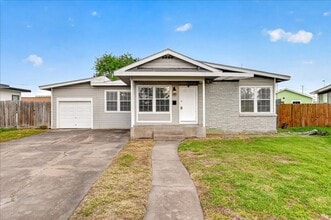 Building Photo - 929 Ashland Dr