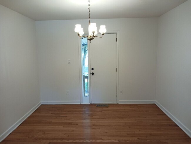 Foto del edificio - 323 Shoreline Dr