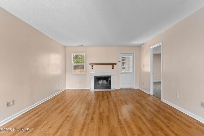 Foto del edificio - An adorable home! City Convenience!