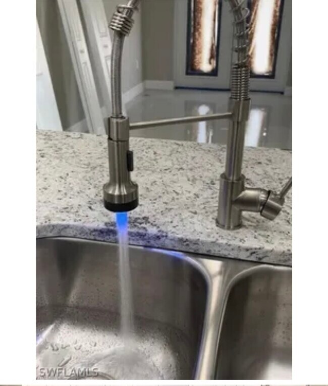 Building Photo - 4754 29th St SW