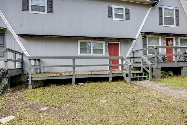 Photo - 1717 Airport Dr Apartment