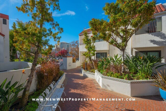 Foto del edificio - Spacious Marina District 1 Bedroom at Park Row!
