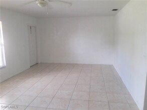 Building Photo - 536 111th Ave N