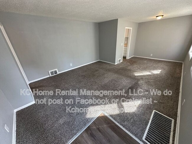 Building Photo - 6641 Flora Ave