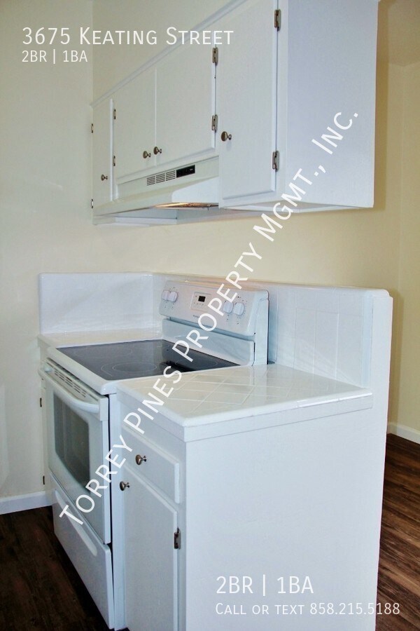 Building Photo - Mission Hills: Beautiful 2 Bed/1 Bath with...