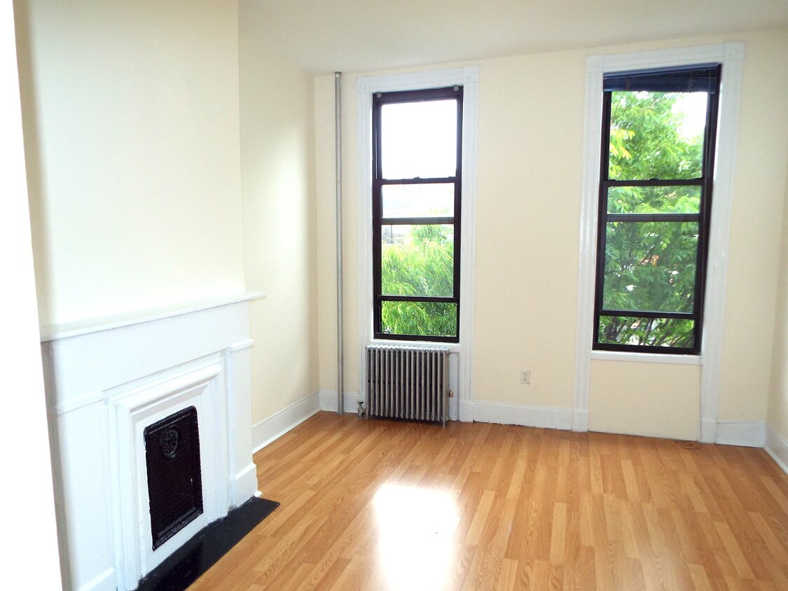 Primary Photo - 901 Wyckoff Ave