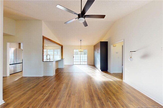 Building Photo - 1245 Monticello Dr